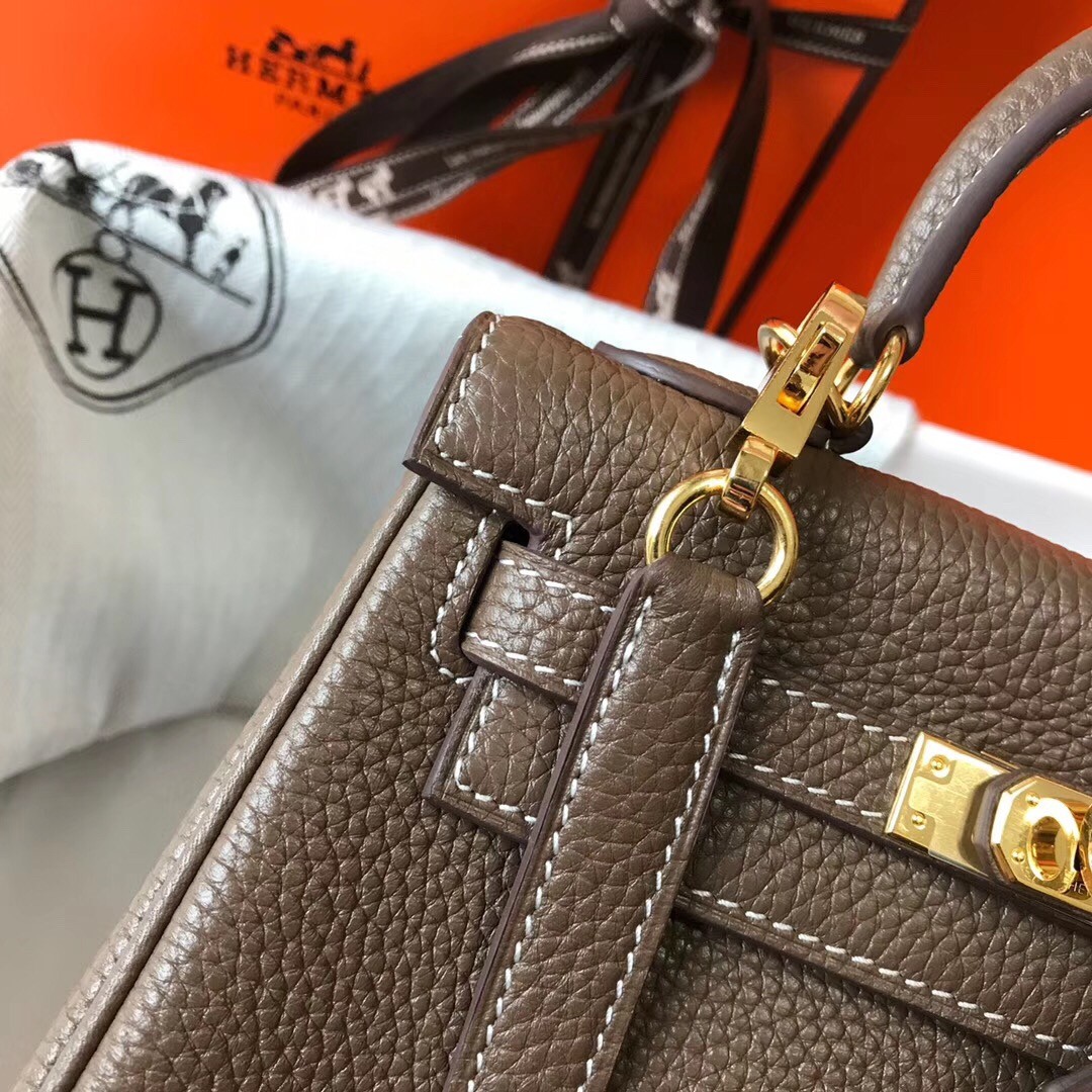 H**mes mini kelly 20cm bag in taupe clemence leather