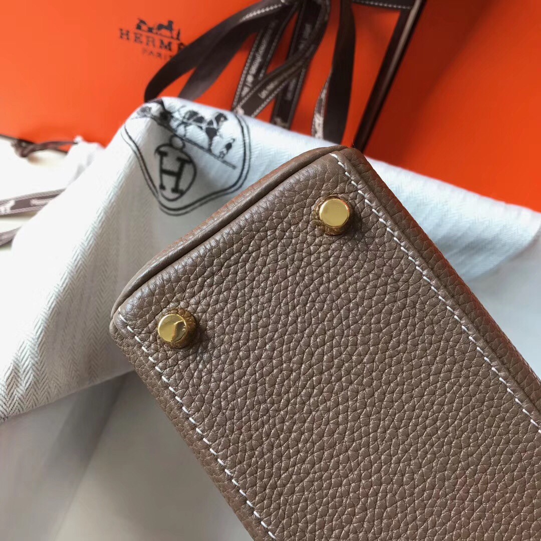 H**mes mini kelly 20cm bag in taupe clemence leather