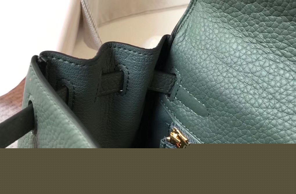 H**mes kelly 25cm retourne bag in vert amande clemence leather