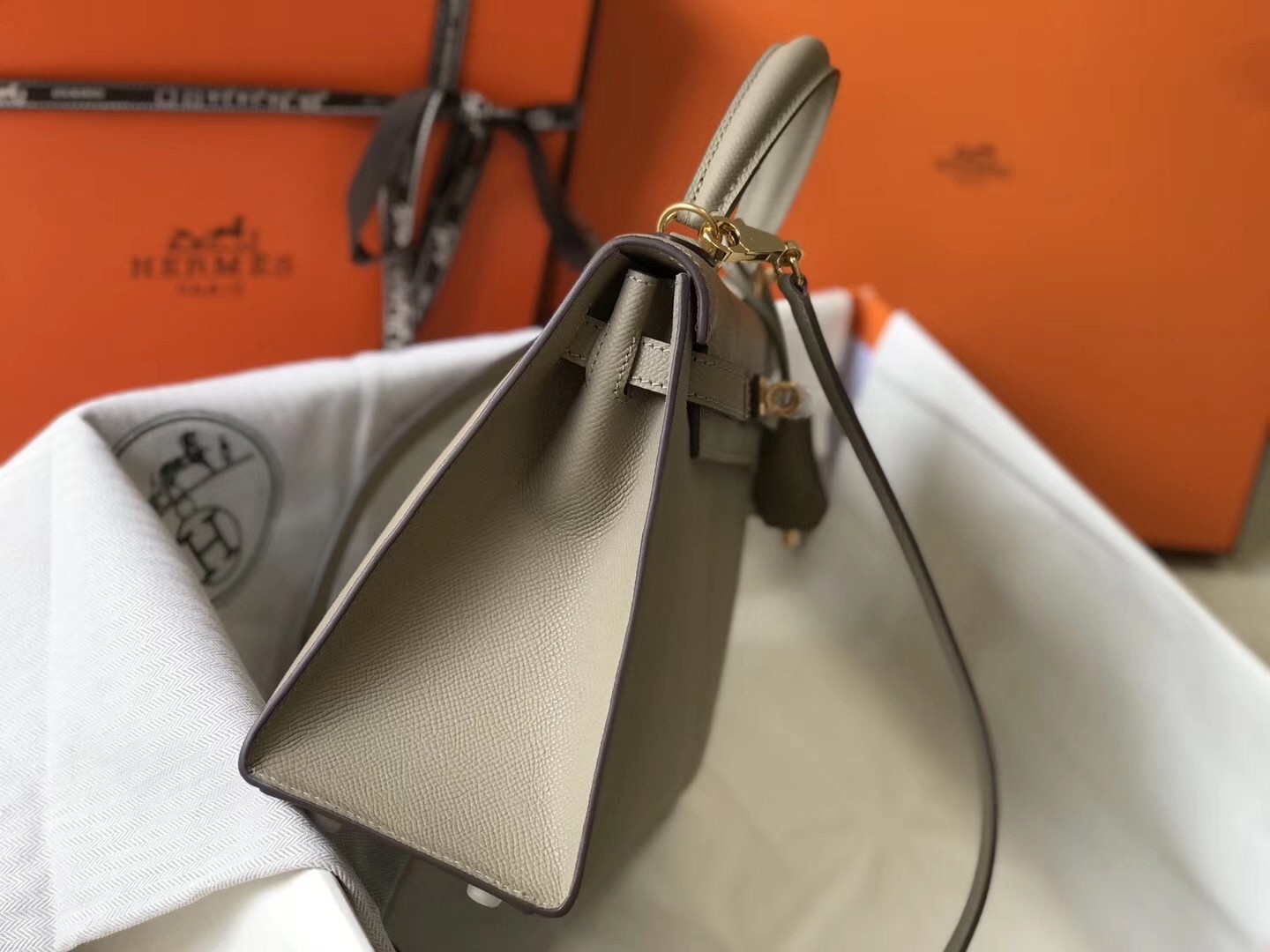H**mes kelly 25cm sellier bag in tourterelle epsom leather