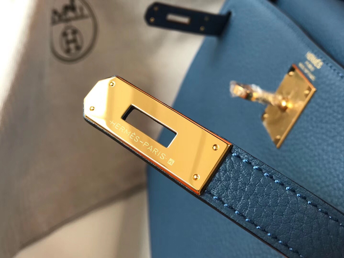 H**mes kelly 28cm retourne bag in blue agate clemence leather