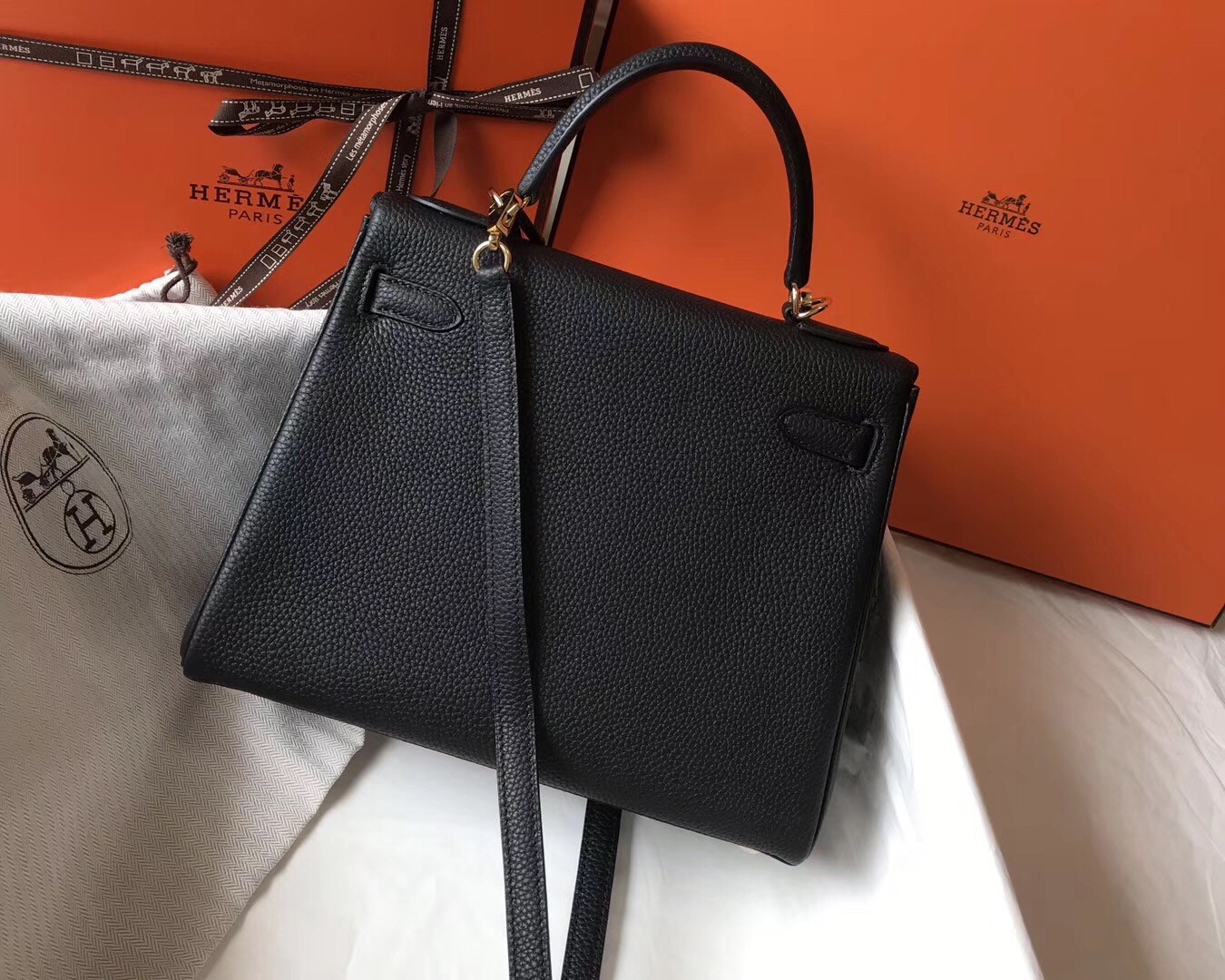 H**mes kelly 28cm retourne bag in black clemence leather