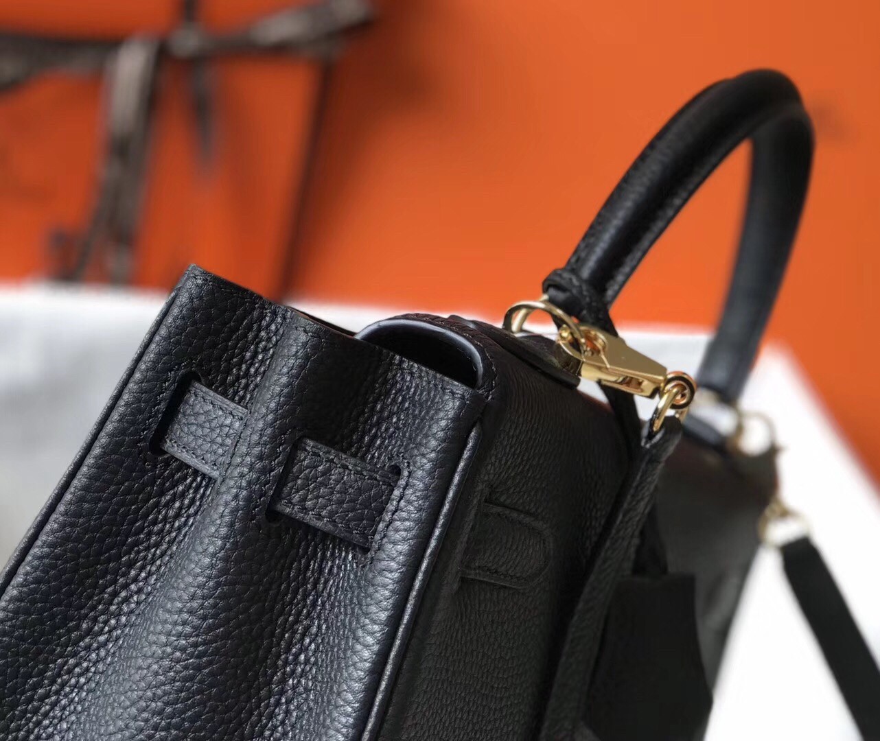 H**mes kelly 28cm retourne bag in black clemence leather