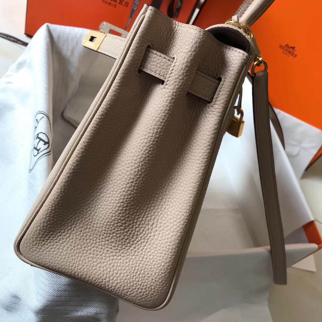 H**mes kelly 32cm retourne bag in argile clemence leather