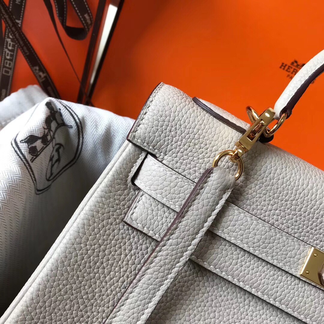 H**mes kelly 32cm retourne bag in pearl grey clemence leather