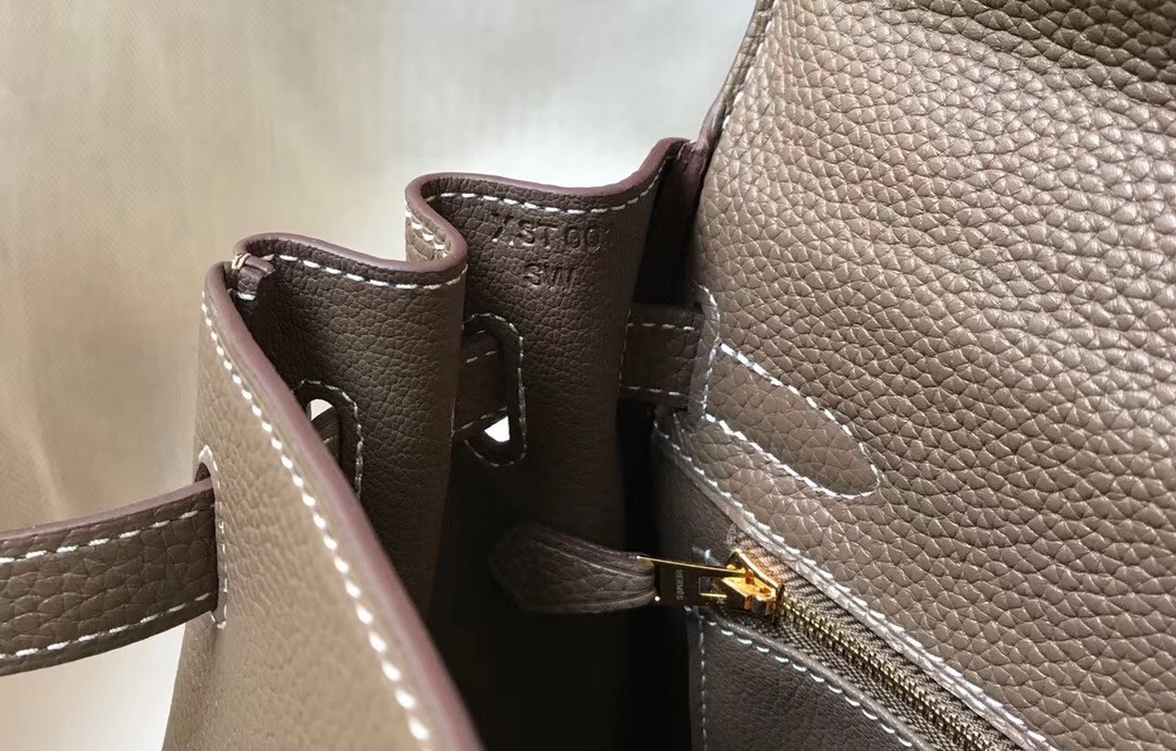H**mes kelly 32cm retourne bag in taupe clemence leather