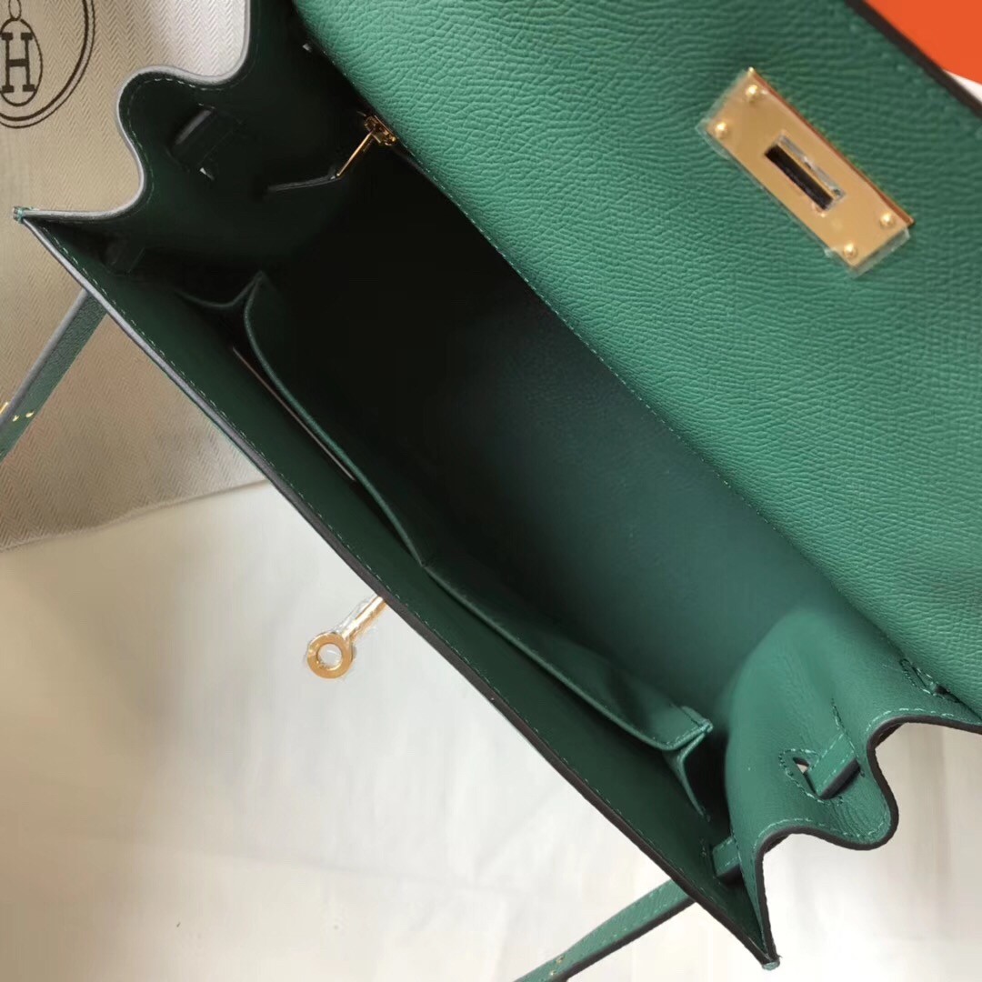H**mes kelly 32cm sellier bag in malachite epsom leather
