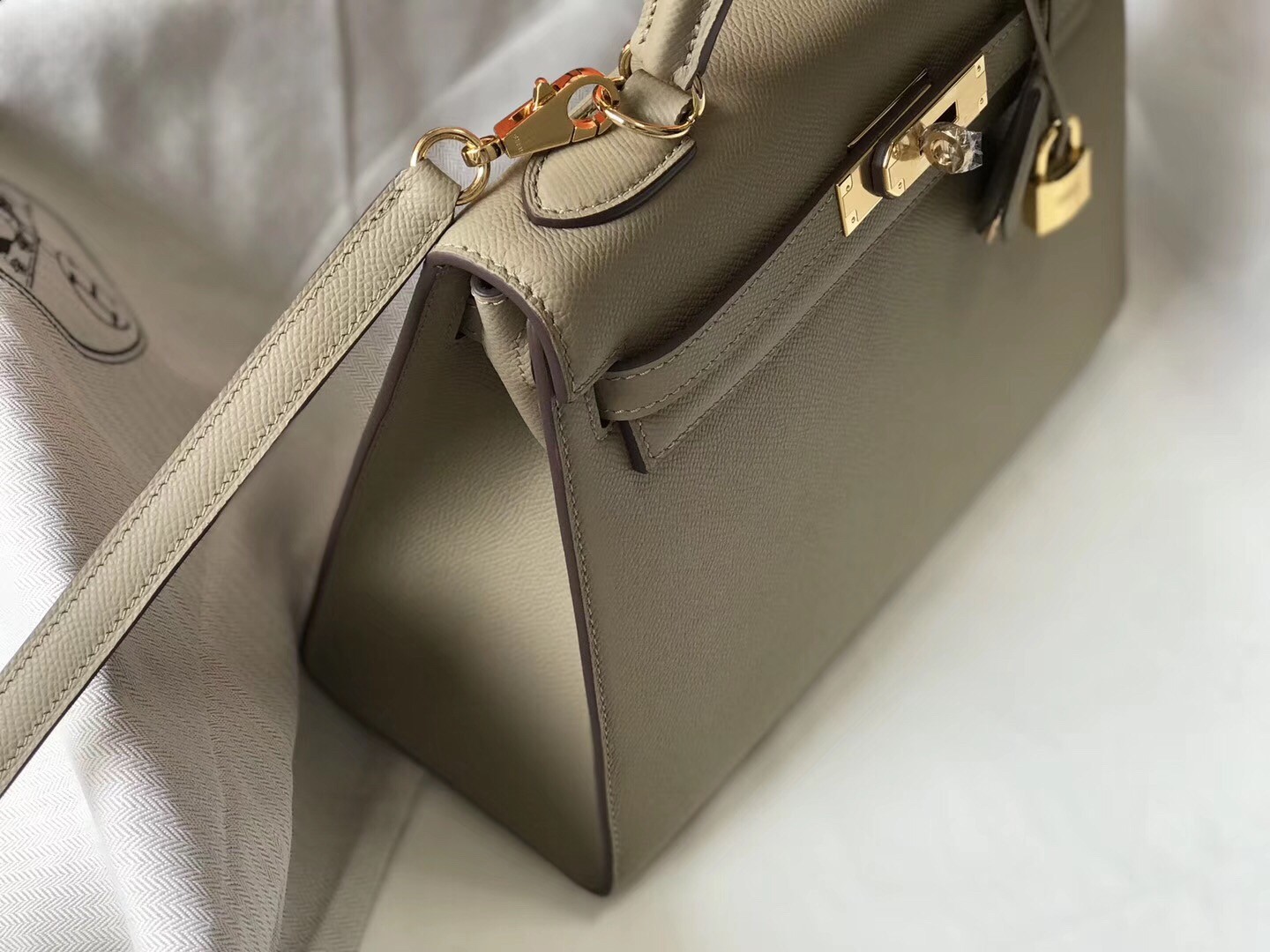 H**mes kelly 32cm sellier bag in tourterelle epsom leather