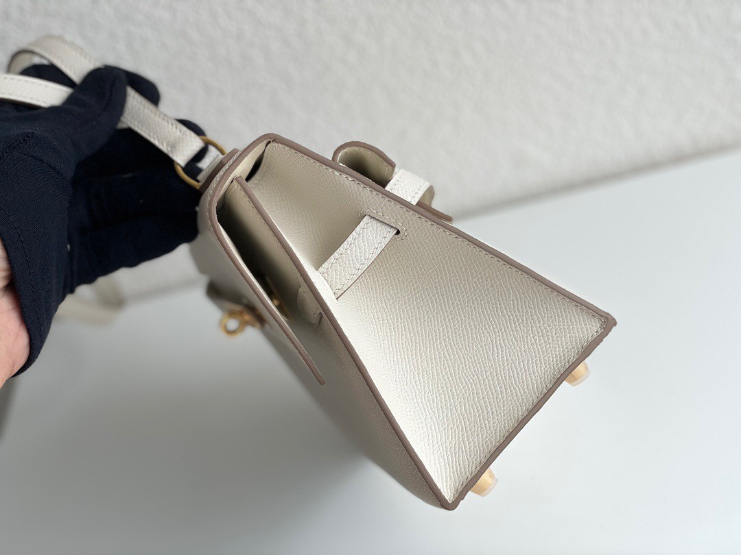 H**mes kelly en desordre 20 handmade bag in craie epsom calfskin