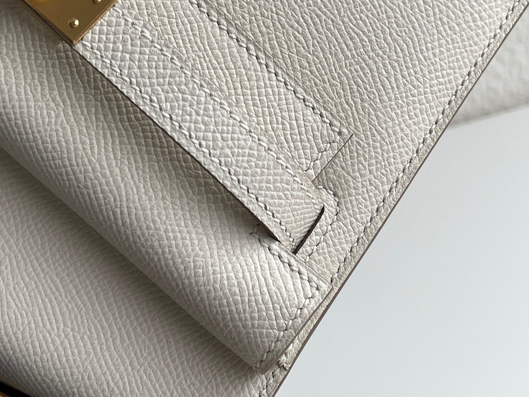 H**mes kelly en desordre 20 handmade bag in craie epsom calfskin