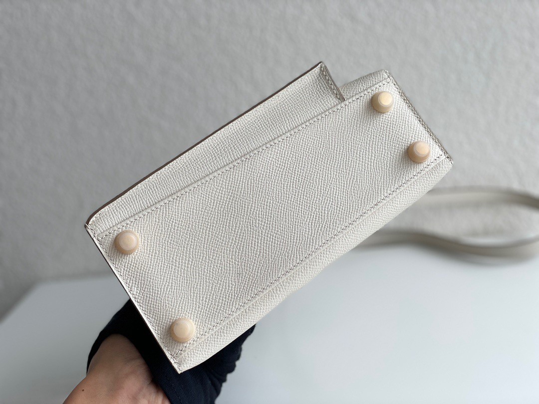H**mes kelly en desordre 20 handmade bag in craie epsom calfskin