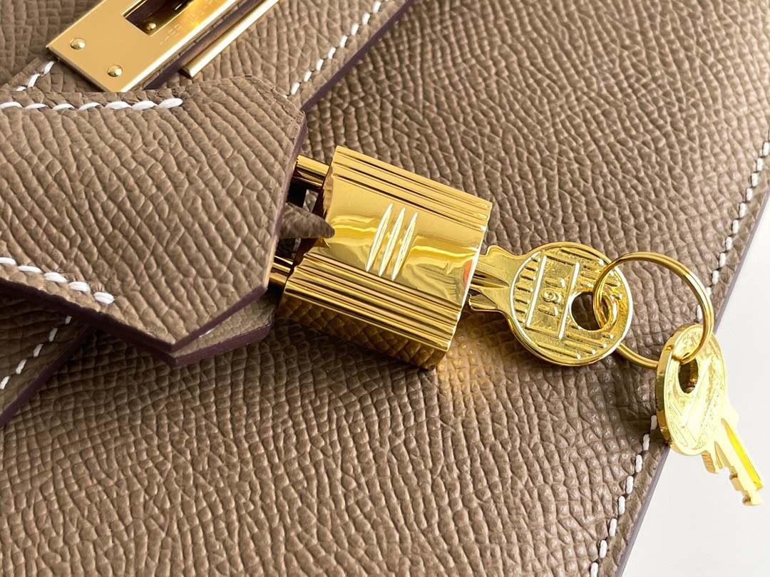 H**mes kelly en desordre 20 handmade bag in taupe epsom calfskin