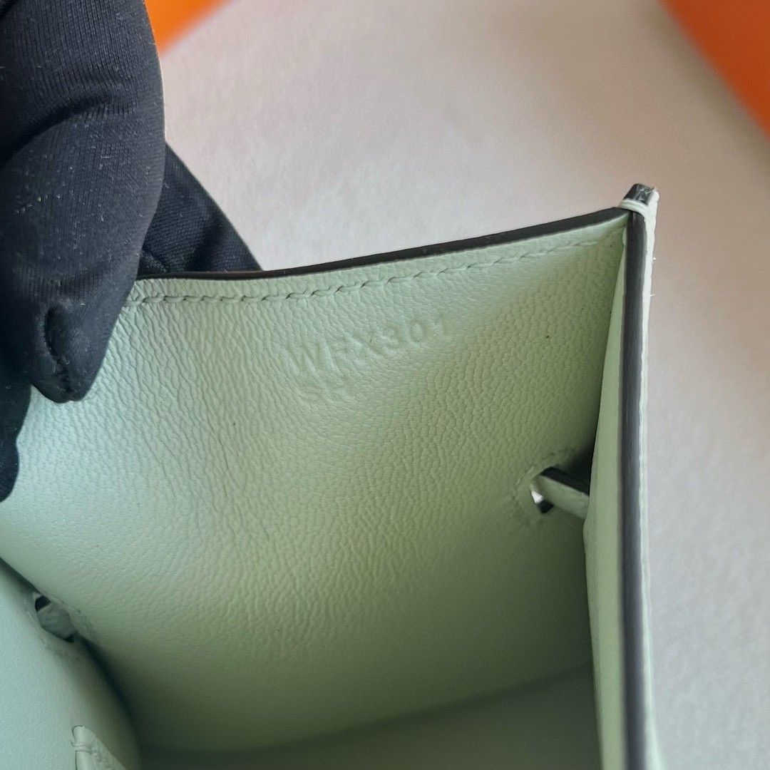 H**mes kelly en desordre 20 handmade bag in vert fizz epsom calfskin