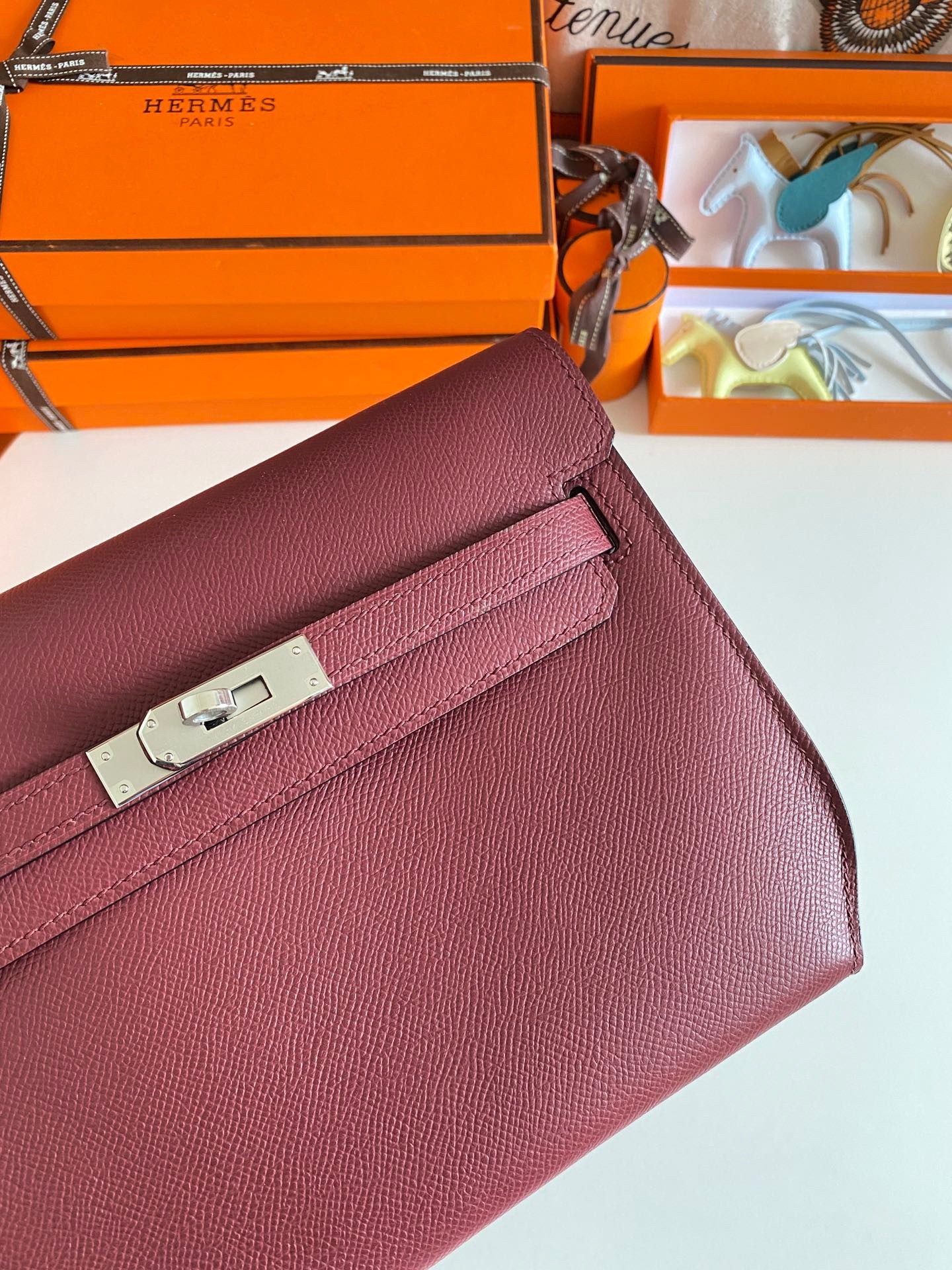 H**mes kelly depeches 25 pouch in bordeaux epsom calfskin