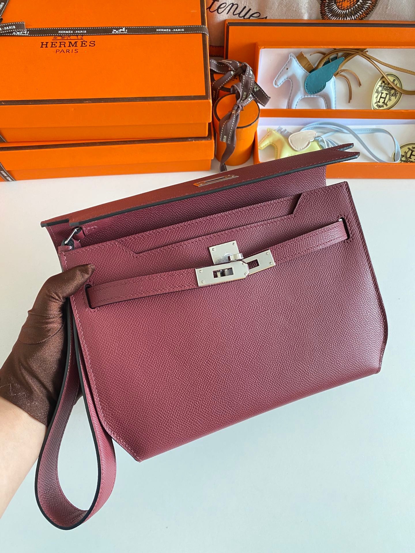 H**mes kelly depeches 25 pouch in bordeaux epsom calfskin