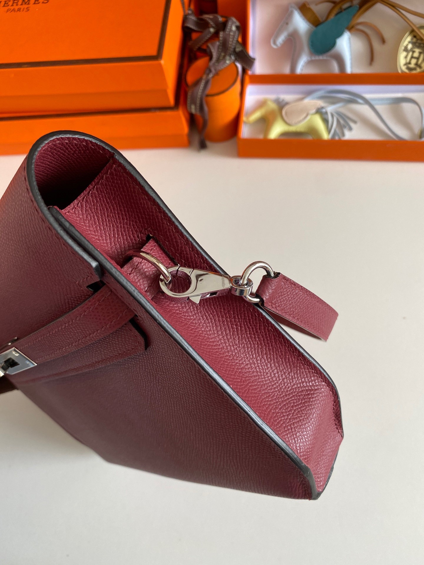 H**mes kelly depeches 25 pouch in bordeaux epsom calfskin