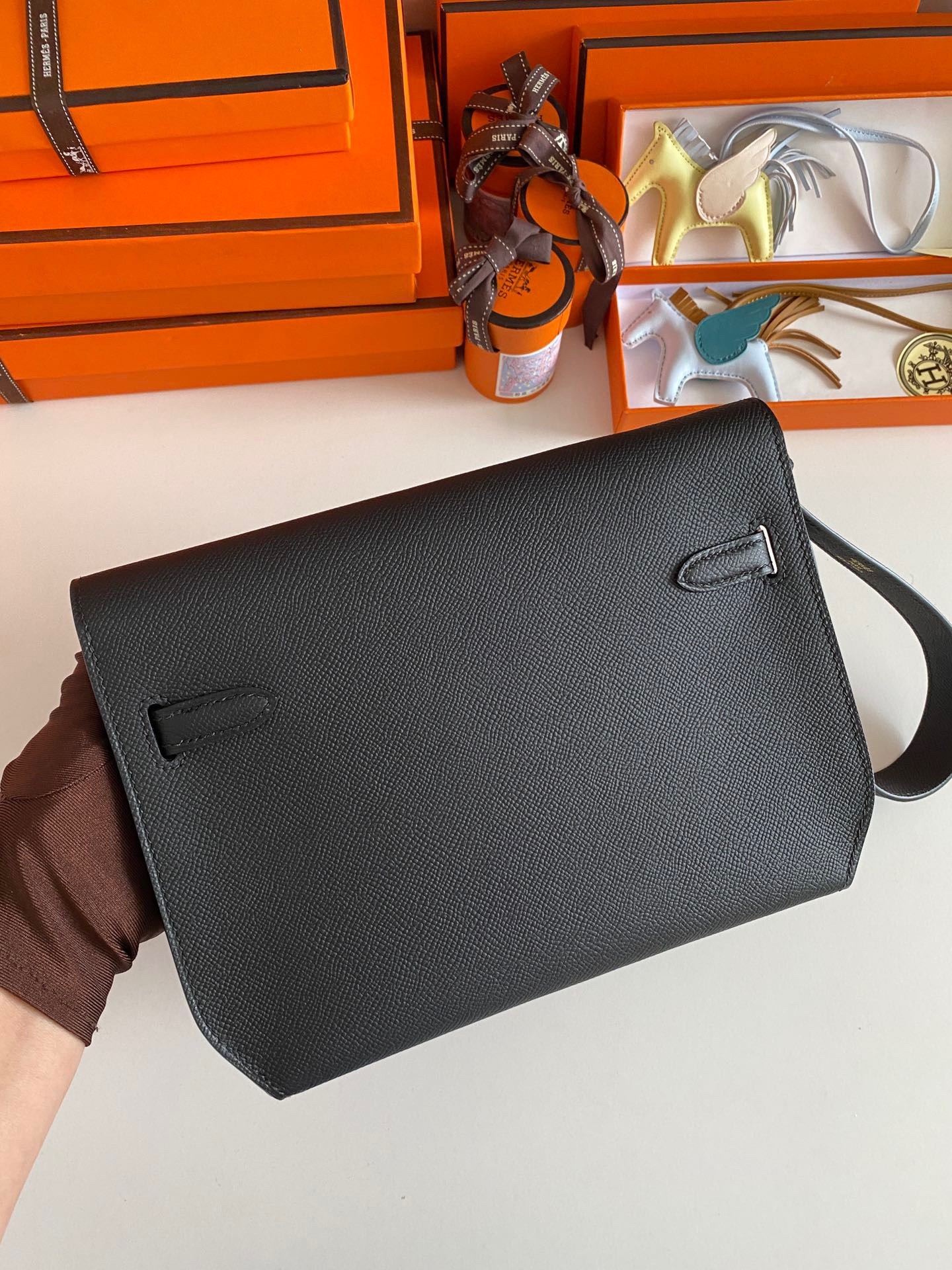 H**mes kelly depeches 25 pouch in black epsom calfskin