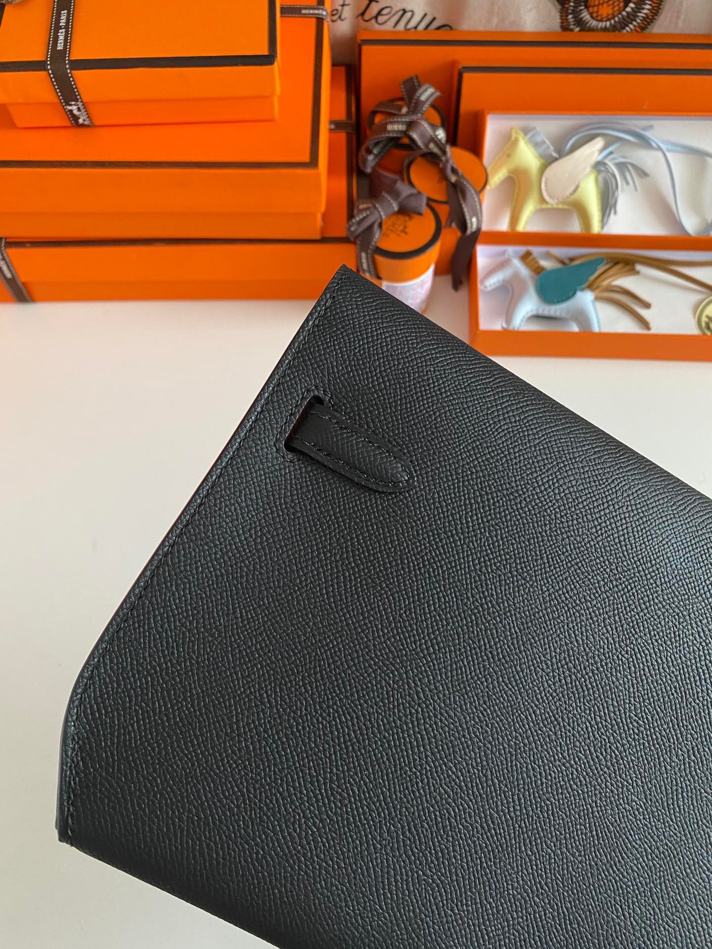 H**mes kelly depeches 25 pouch in black epsom calfskin