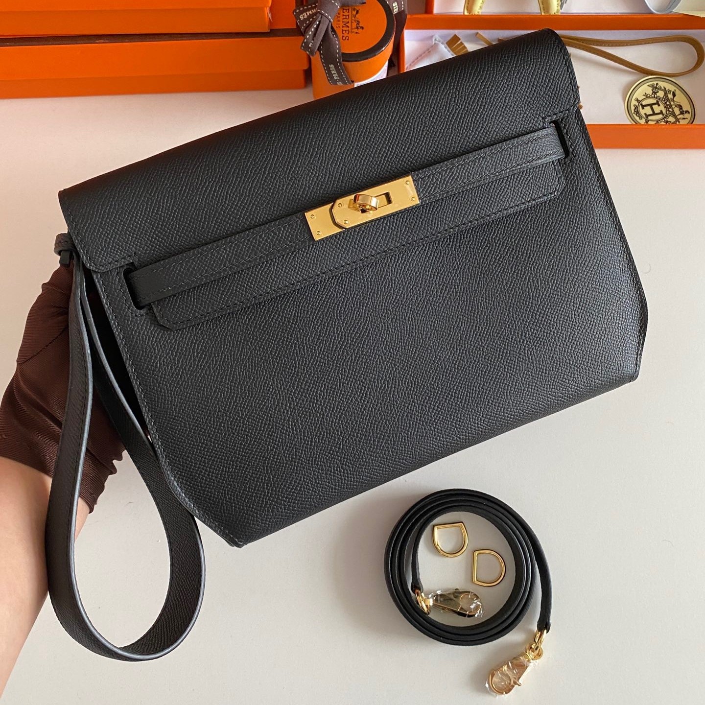 H**mes kelly depeches 25 pouch in black epsom calfskin