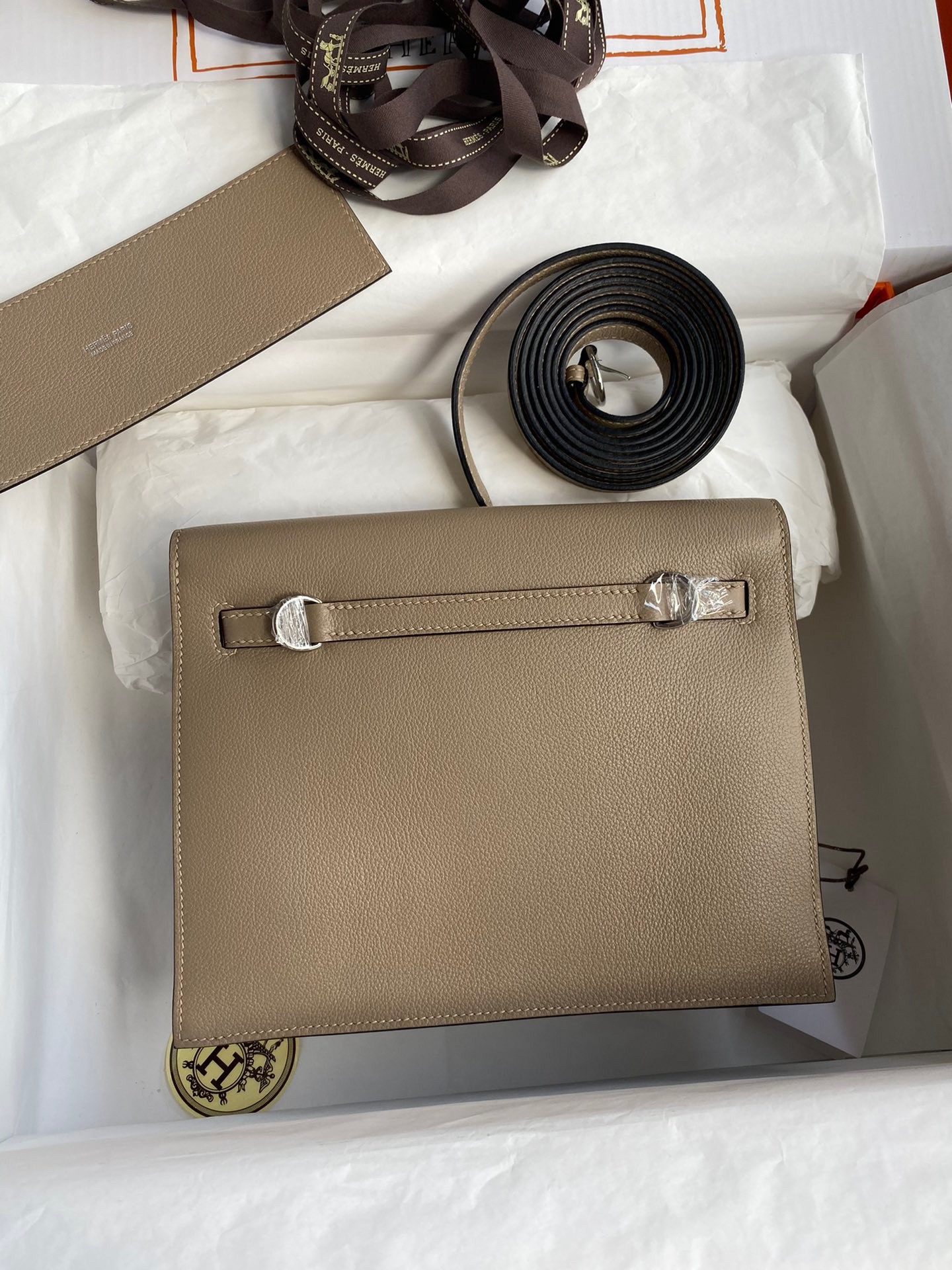 H**mes kelly danse ii handmade bag in gris tourterelle evercolor calfskin