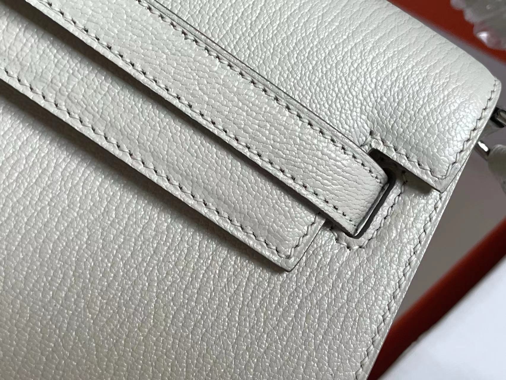 H**mes kelly elan handmade bag in craie chevre mysore leather