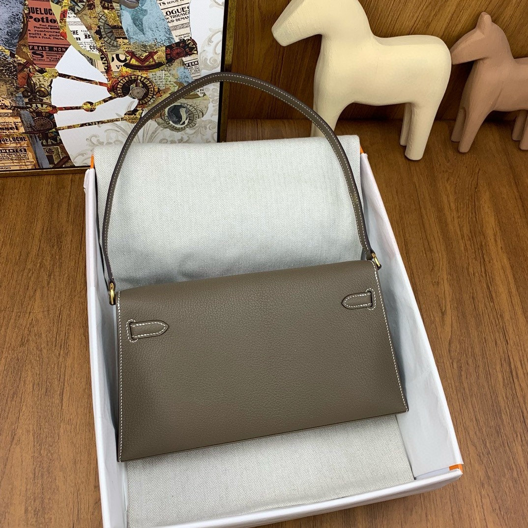 H**mes kelly elan handmade bag in taupe chevre mysore leather