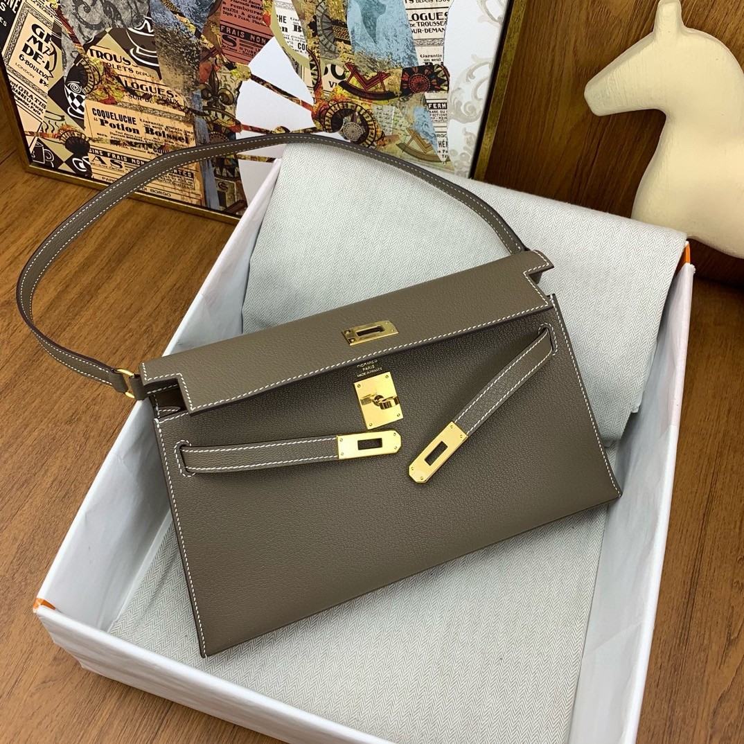 H**mes kelly elan handmade bag in taupe chevre mysore leather