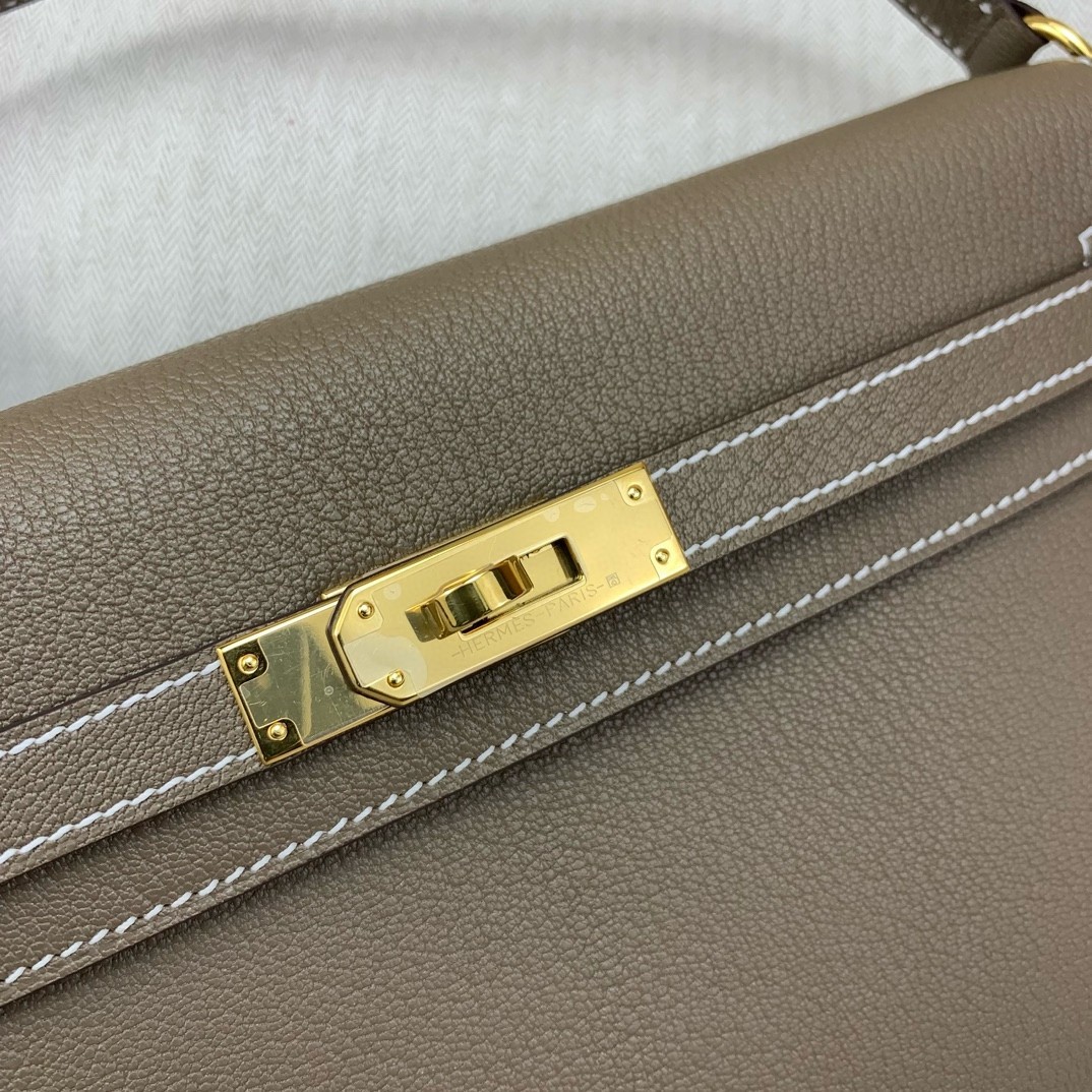 H**mes kelly elan handmade bag in taupe chevre mysore leather