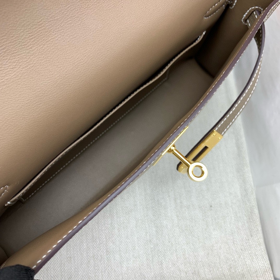 H**mes kelly elan handmade bag in taupe chevre mysore leather
