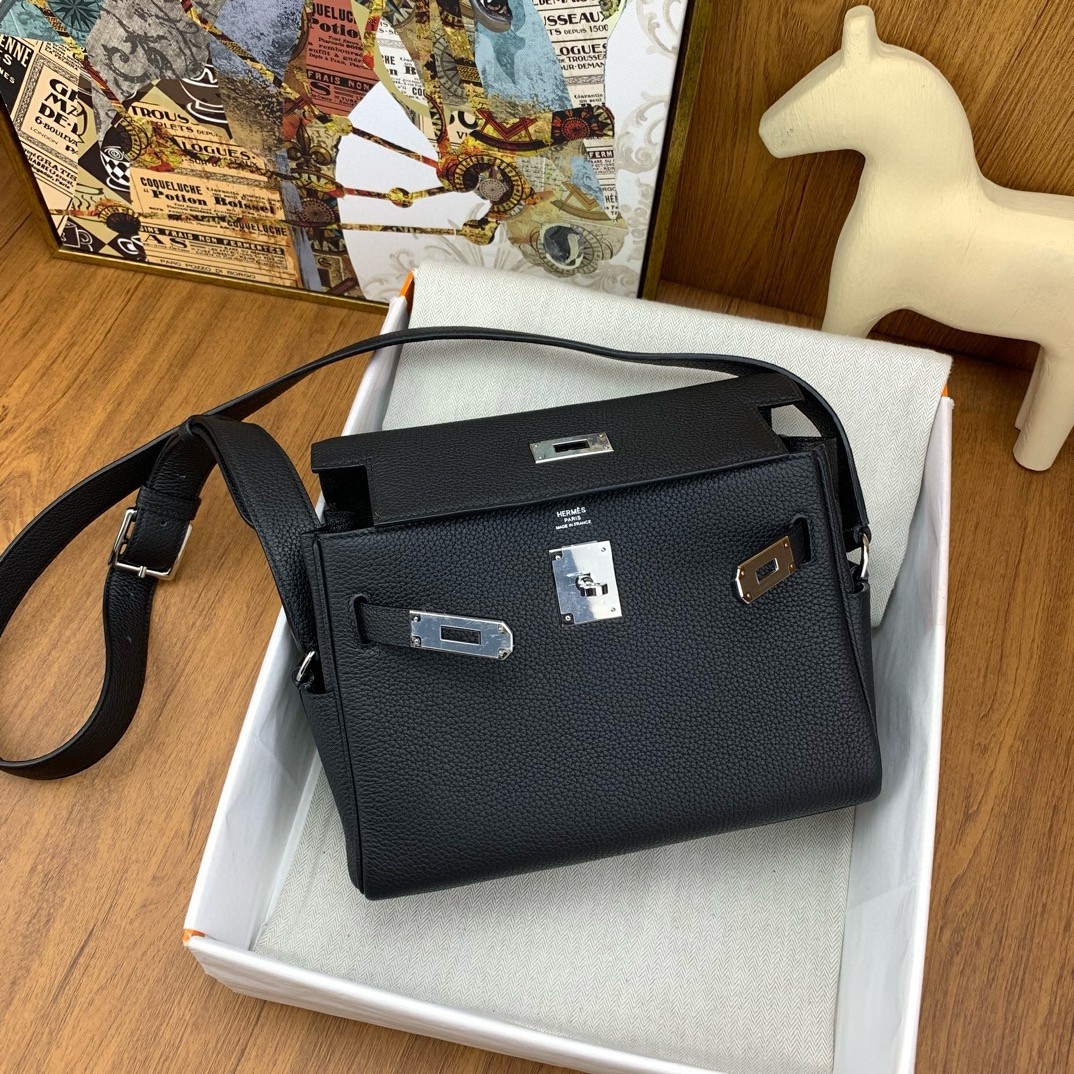 H**mes kelly messenger bag in black clemence leather