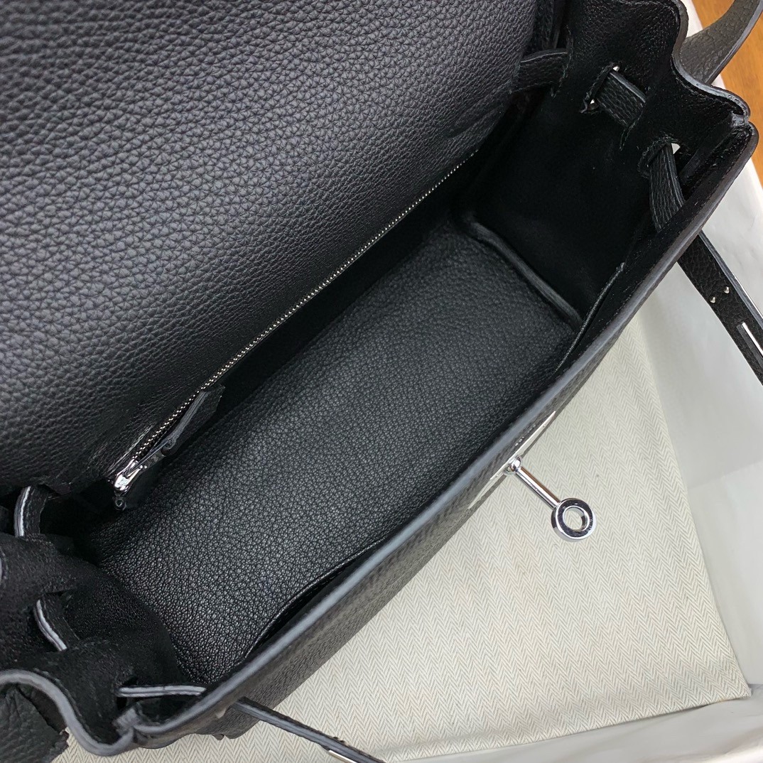H**mes kelly messenger bag in black clemence leather