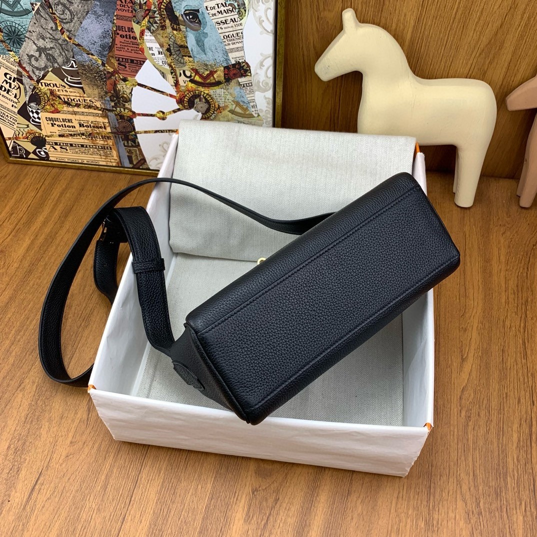 H**mes kelly messenger bag in black clemence leather