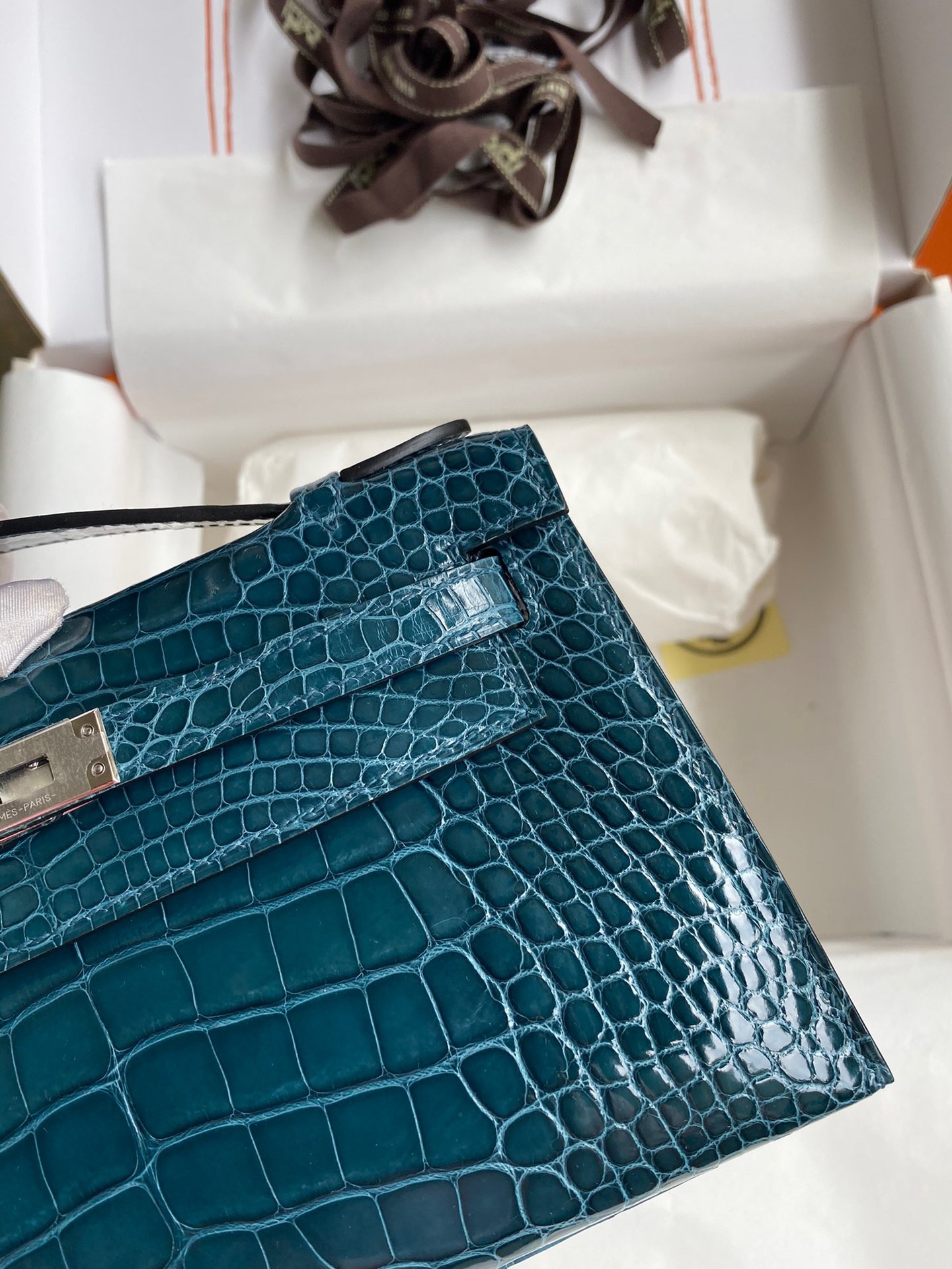 H**mes kelly pochette handmade bag in colvert shiny alligator leather