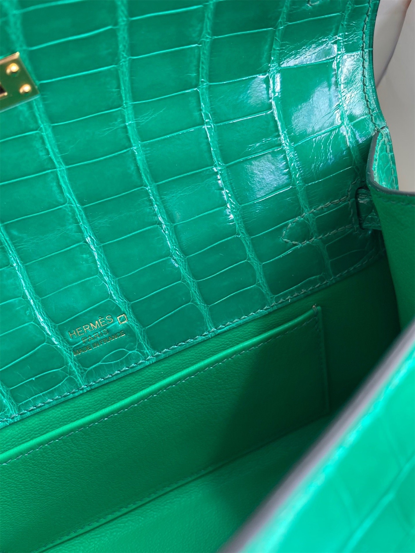 H**mes kelly pochette handmade bag in vert emerald shiny alligator leather