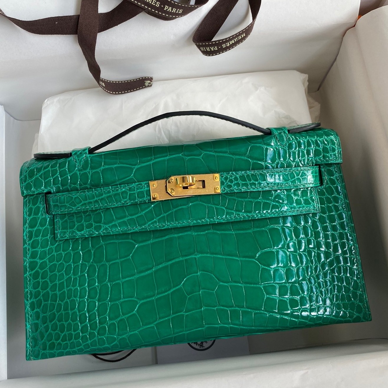 H**mes kelly pochette handmade bag in vert emerald shiny alligator leather