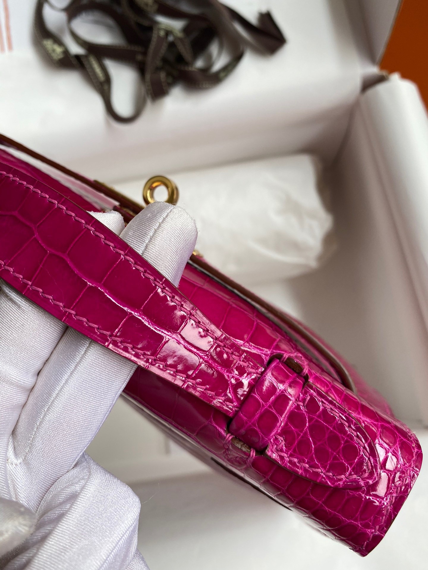 H**mes kelly pochette handmade bag in rose scheherazade shiny alligator leather