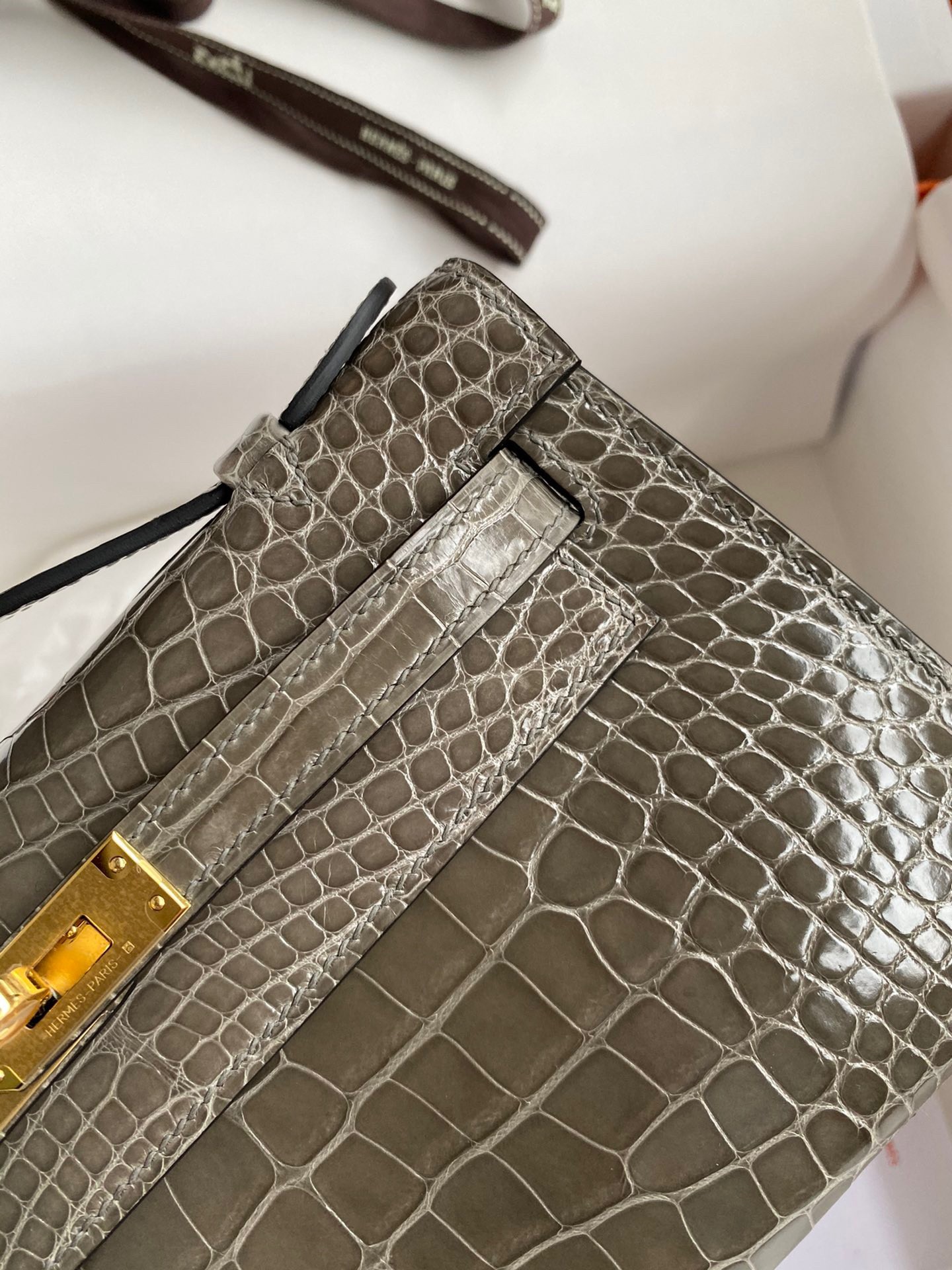 H**mes kelly pochette handmade bag in taupe shiny alligator leather