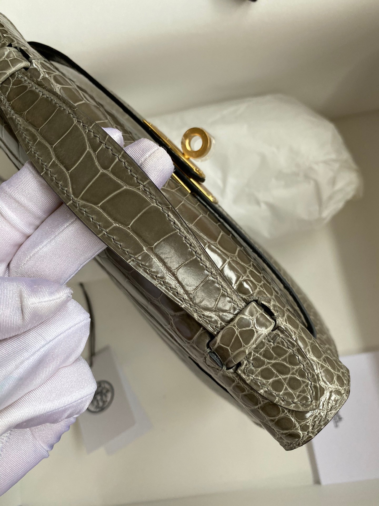 H**mes kelly pochette handmade bag in taupe shiny alligator leather