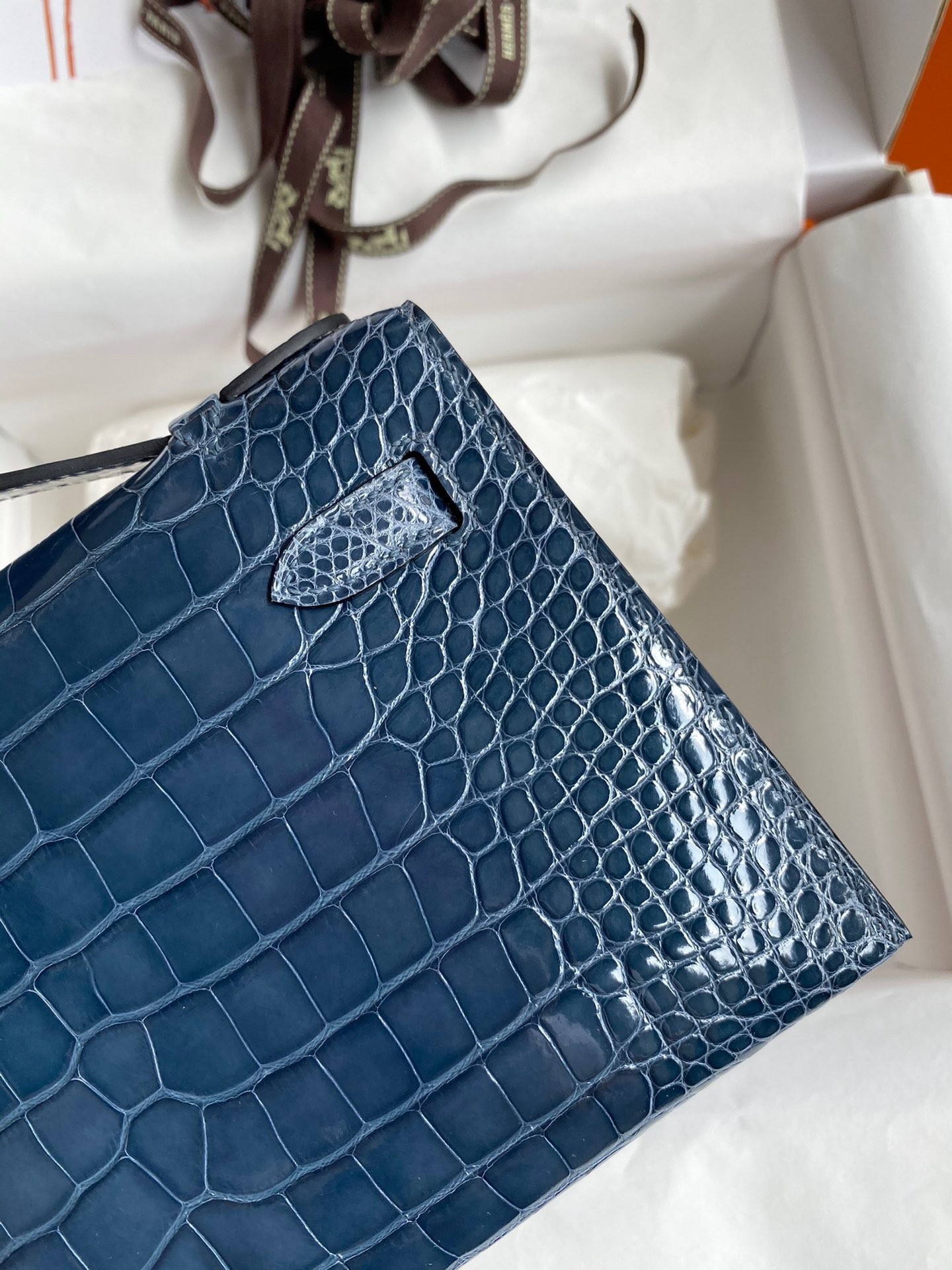 H**mes kelly pochette handmade bag in vert bosphore shiny alligator leather