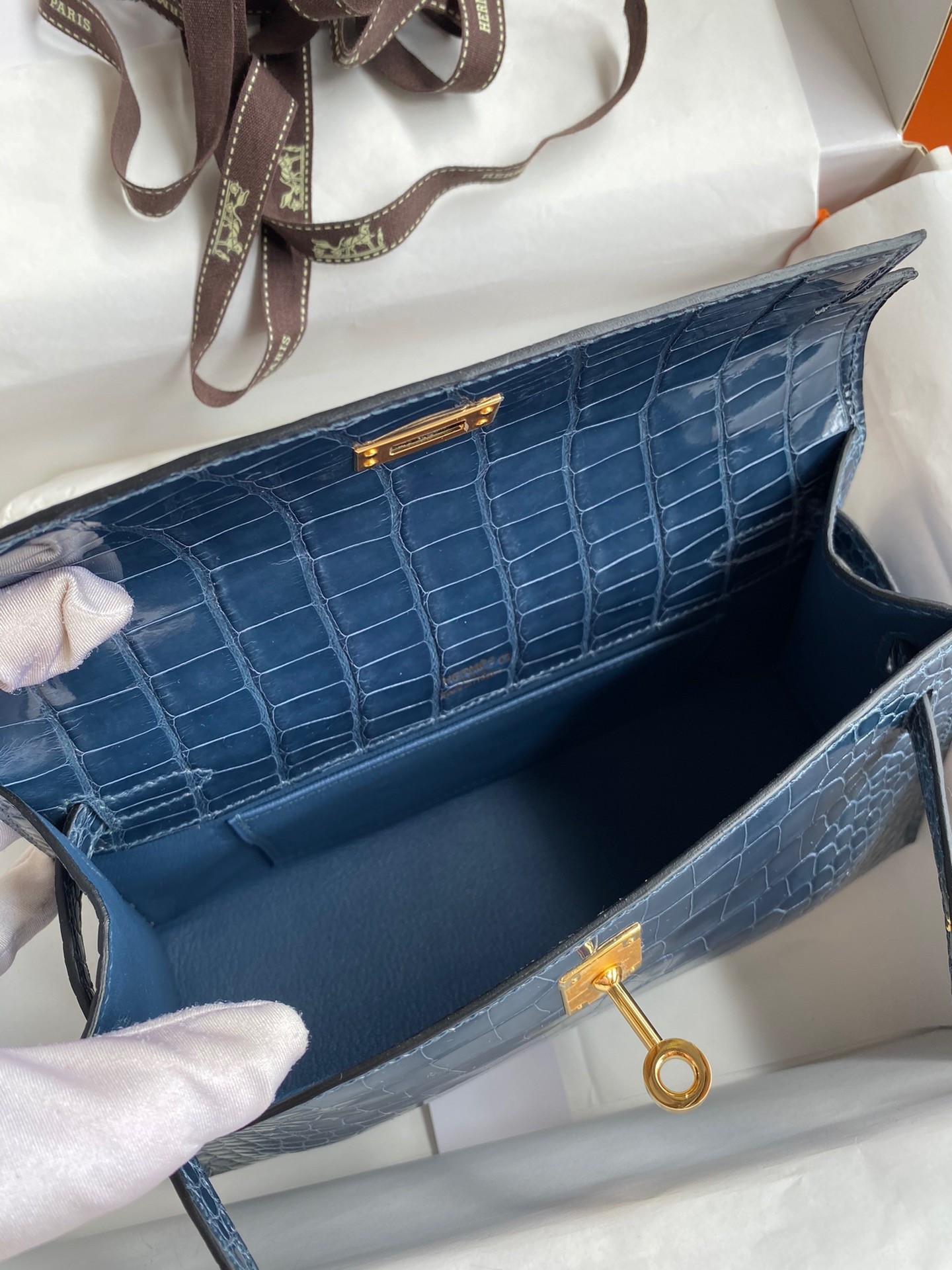 H**mes kelly pochette handmade bag in vert bosphore shiny alligator leather