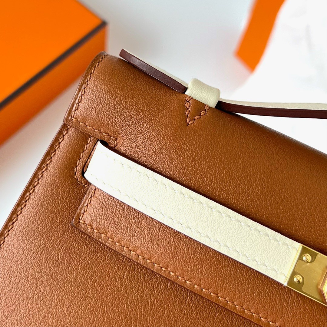 H**mes hss kelly pochette bicolor bag in gold and craie swift calfskin