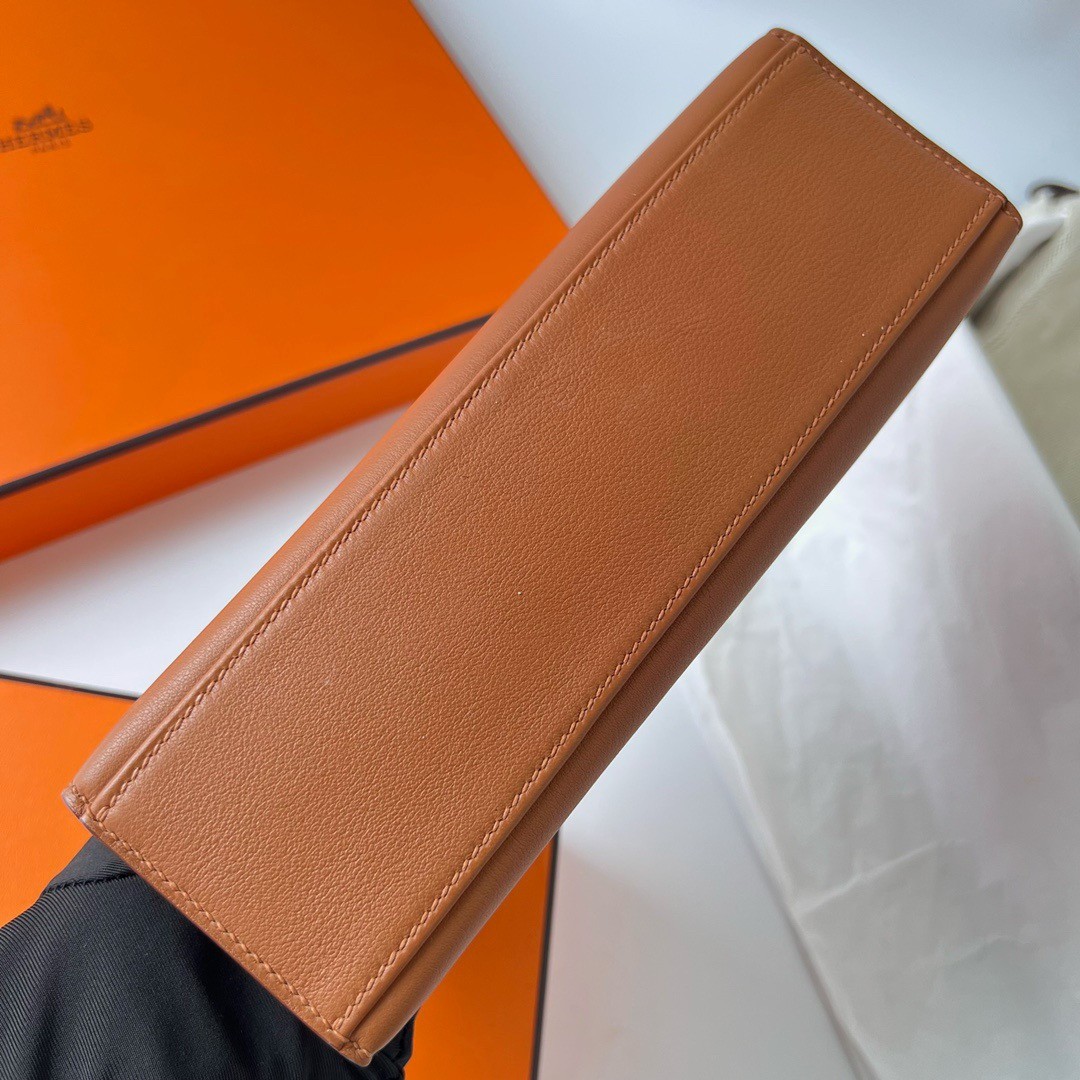 H**mes hss kelly pochette bicolor bag in gold and craie swift calfskin