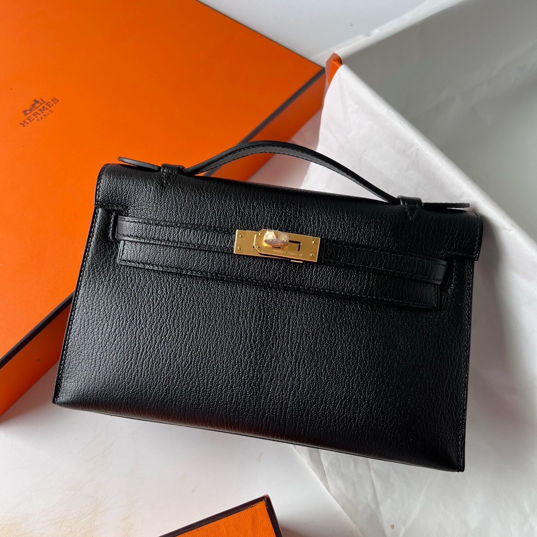 H**mes kelly pochette handmade bag in black chevre mysore leather