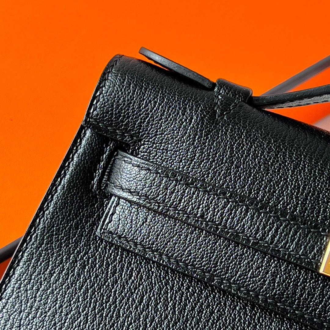 H**mes kelly pochette handmade bag in black chevre mysore leather