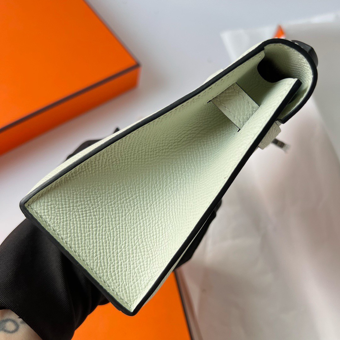 H**mes kelly pochette handmade bag in vert fizz epsom calfskin