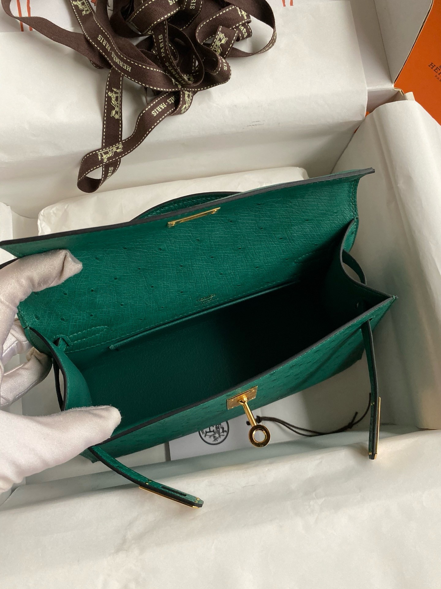 H**mes kelly pochette handmade bag in vert vertigo bordeaux ostrich leather