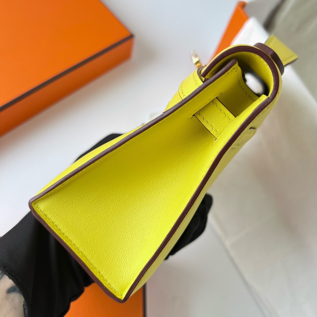 H**mes kelly pochette handmade bag in lime swift calfskin