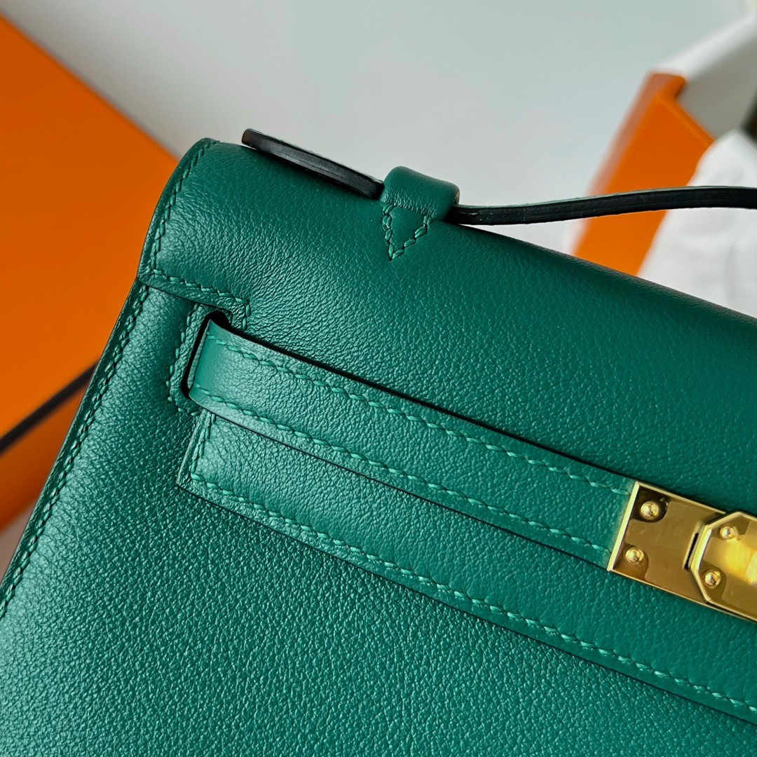 H**mes kelly pochette handmade bag in malachite swift calfskin