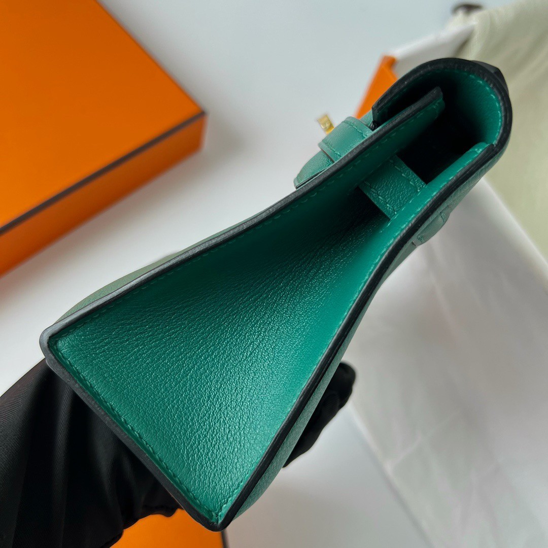 H**mes kelly pochette handmade bag in malachite swift calfskin