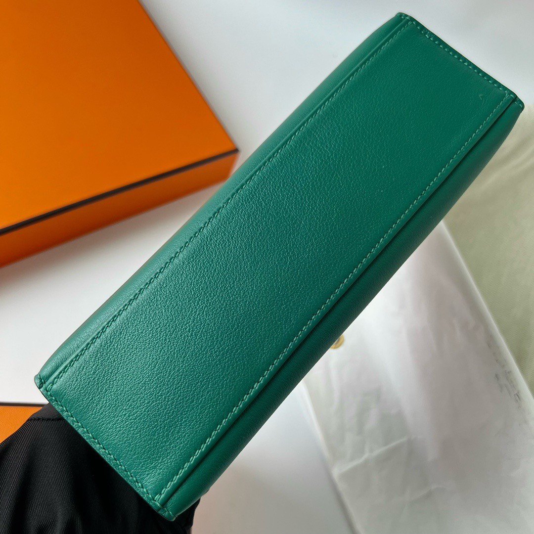 H**mes kelly pochette handmade bag in malachite swift calfskin